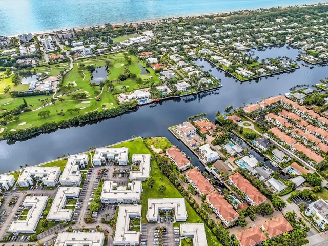 $174,900 | 33 Colonial Club Drive, Unit 203, Boynton Beach, FL 33435