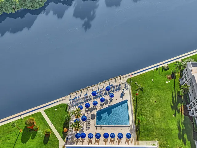 $174,900 | 33 Colonial Club Drive, Unit 203, Boynton Beach, FL 33435