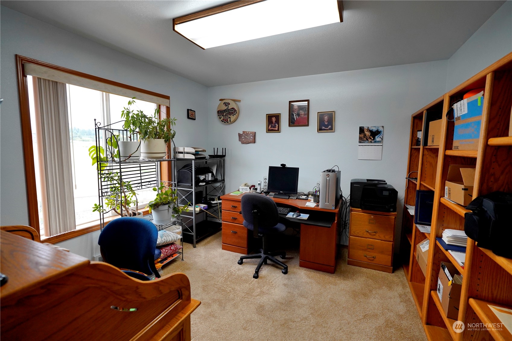 123 East Anderson Road Sequim, WA 98382 - Photo 19 of 40 a view of a livingroom with workspace and a window