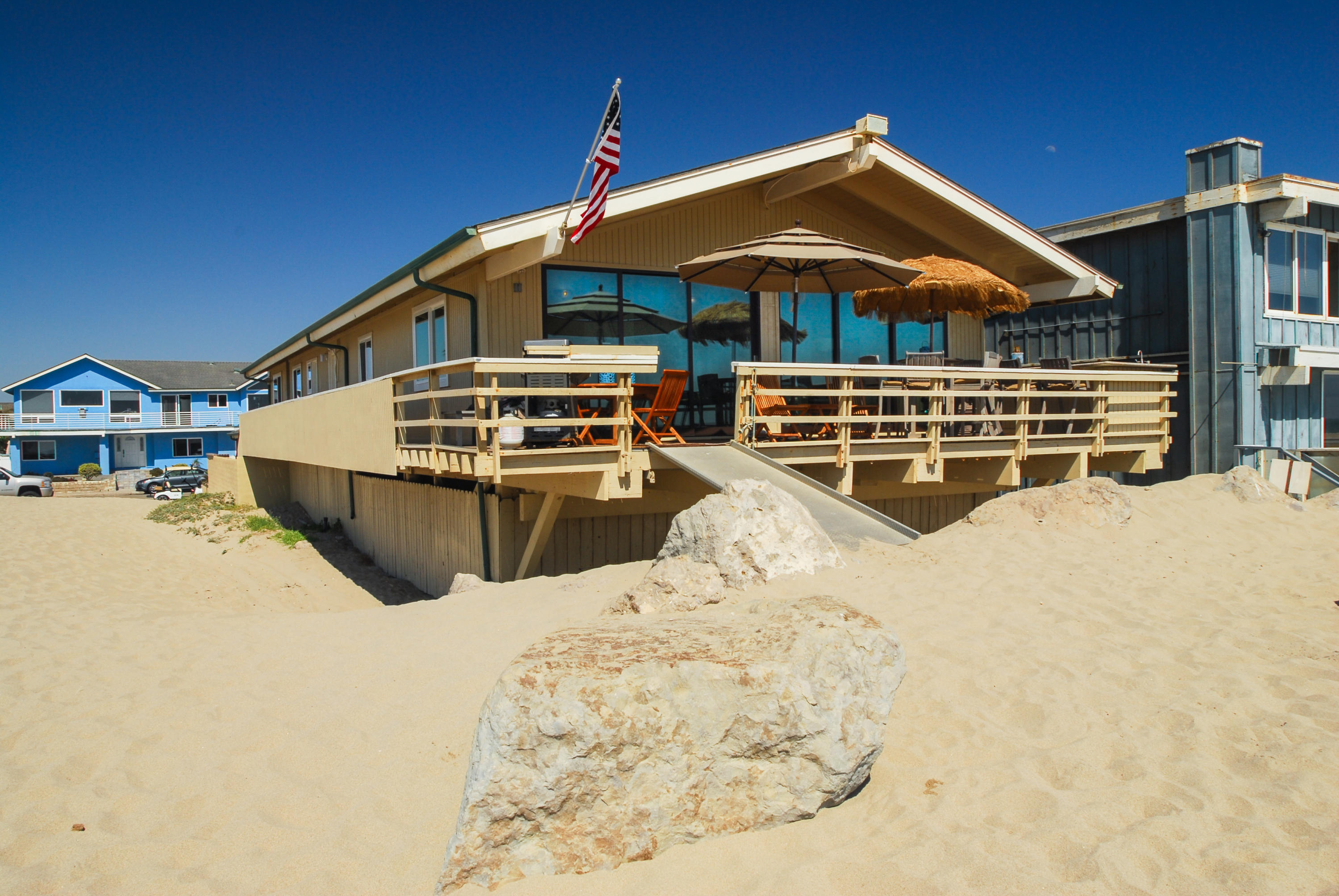867 Mandalay Beach Road Oxnard, CA 93035 - Photo 5 of 27 a view of house with swimming pool