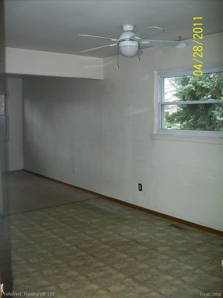 1120 Sigma Road Walled Lake, MI 48390 - Photo 15 of 24 Dining into Living