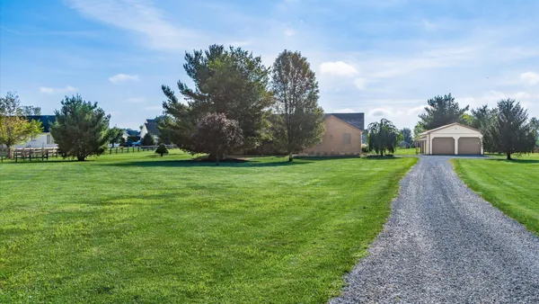 $530,000 | 8261 York Road Southwest, Pataskala, OH 43062