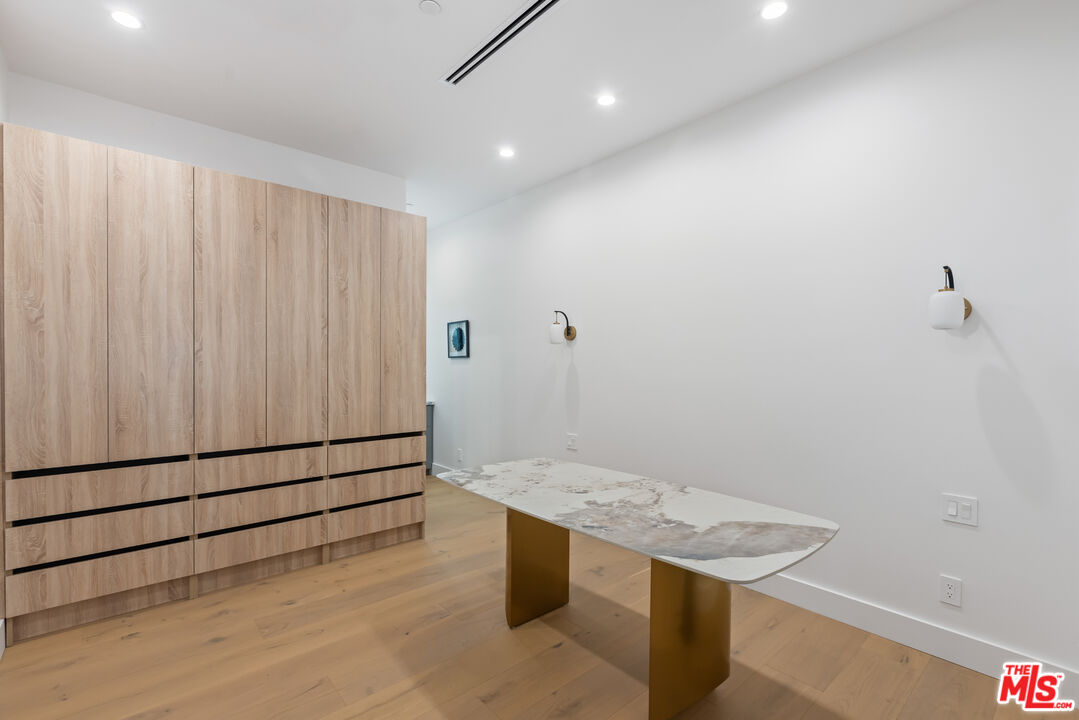 3021 Stanford Avenue Marina del Rey, CA 90292 - Photo 35 of 38 a view of cabinets