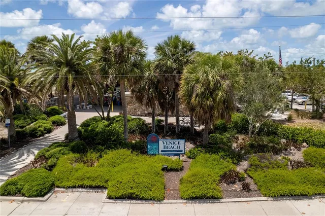 $1,020,000 | 507 Sante Joseph Street, Venice, FL 34285