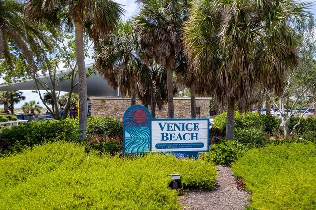 $1,020,000 | 507 Sante Joseph Street, Venice, FL 34285