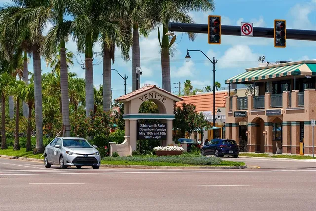 $1,020,000 | 507 Sante Joseph Street, Venice, FL 34285