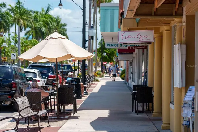 $1,020,000 | 507 Sante Joseph Street, Venice, FL 34285