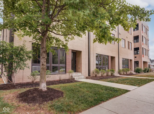 $700,000 | 319 East 16th Street, Unit 207, Indianapolis, IN 46202