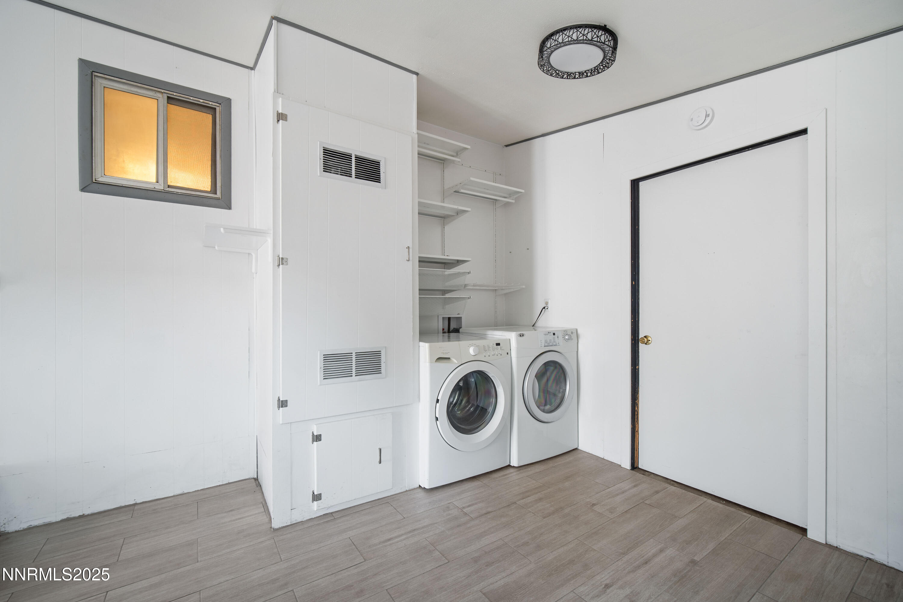 1895 Citron Street Reno, NV 89512 - Photo 25 of 37 a utility room with dryer and washer