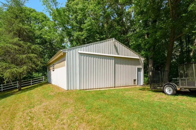 $479,900 | 22100 North Uldriks Drive, Battle Creek, MI 49017