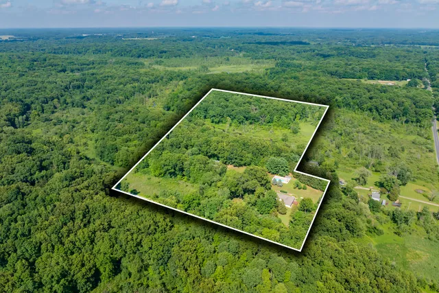 $479,900 | 22100 North Uldriks Drive, Battle Creek, MI 49017