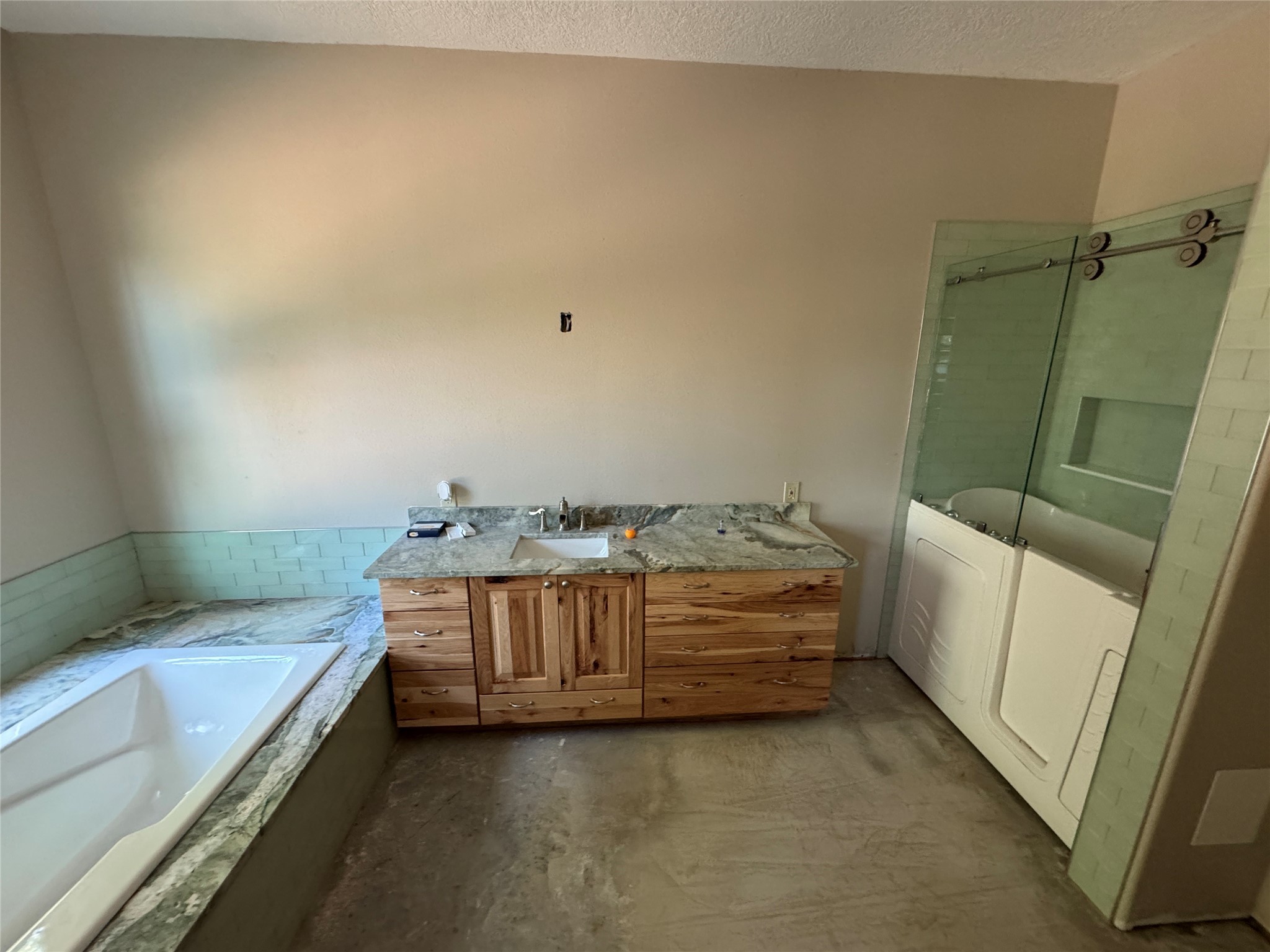 10505 Crosby Lynchburg Road Highlands, TX 77562 - Photo 16 of 24 a bathroom with a tub sink and vanity