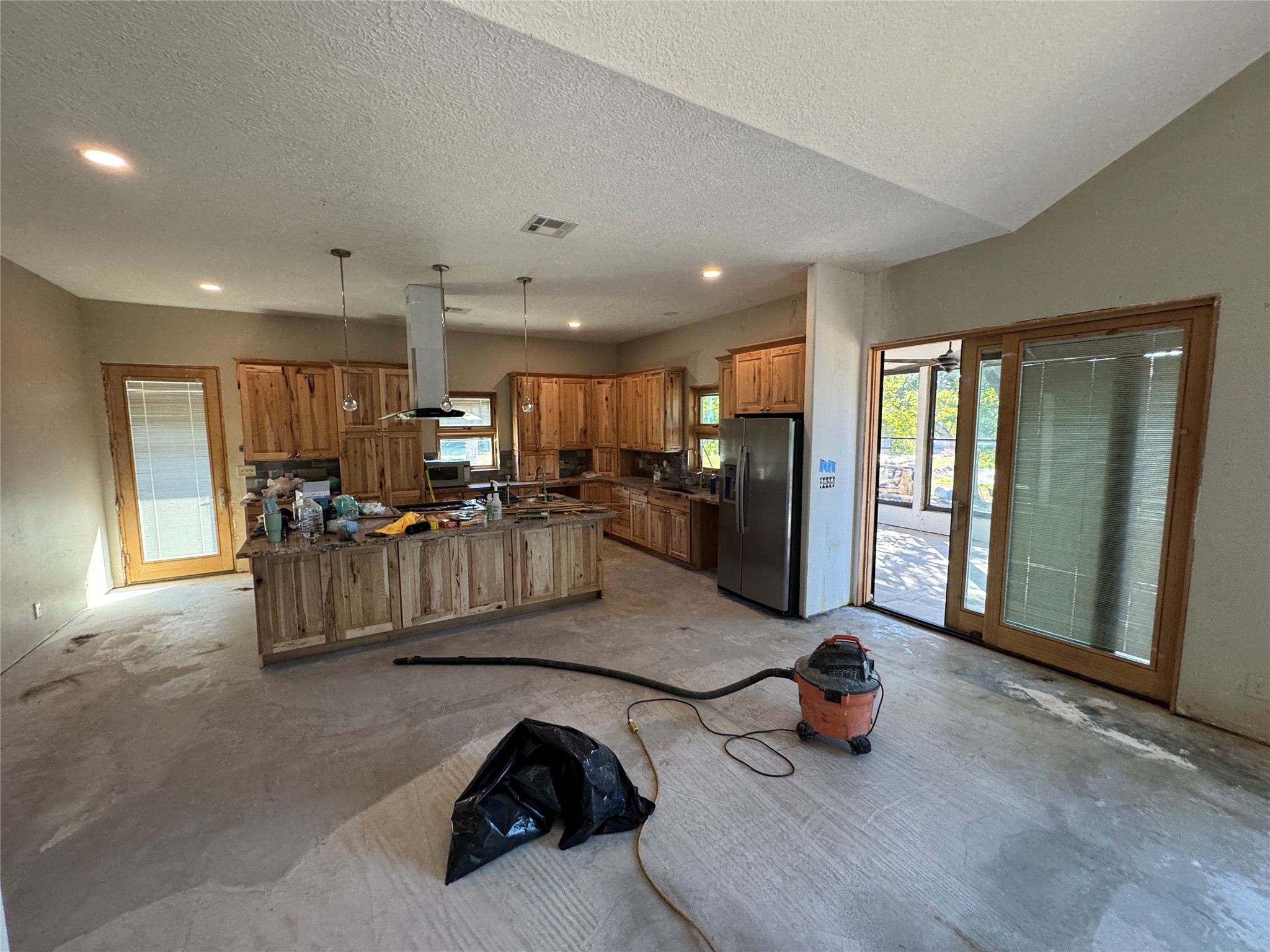 10505 Crosby Lynchburg Road Highlands, TX 77562 - Photo 17 of 24 a room with furniture and a large window