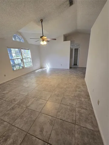 $1,950 | 2106 Darlington Oak Drive, Seffner, FL 33584