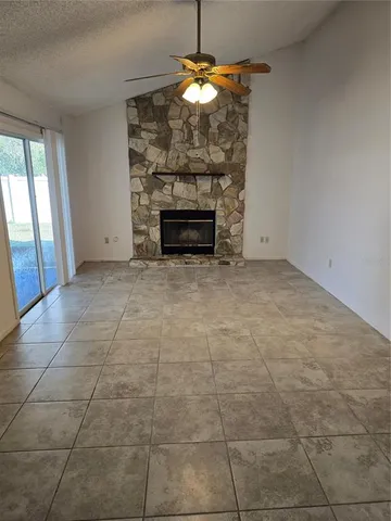 $1,950 | 2106 Darlington Oak Drive, Seffner, FL 33584