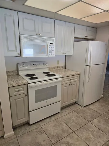 $1,950 | 2106 Darlington Oak Drive, Seffner, FL 33584