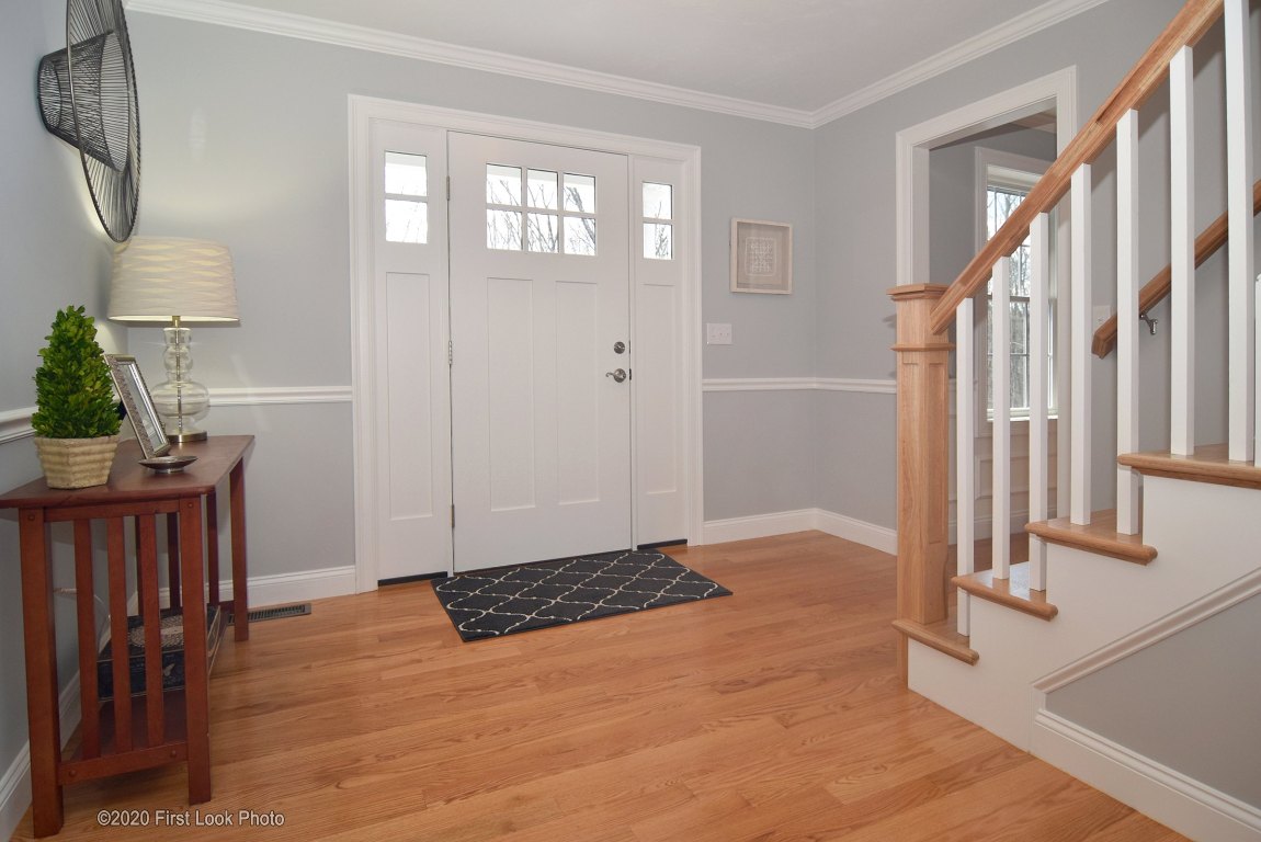 24 Lantern Road Lincoln, RI 02865 - Photo 2 of 40 Gallery Image 2