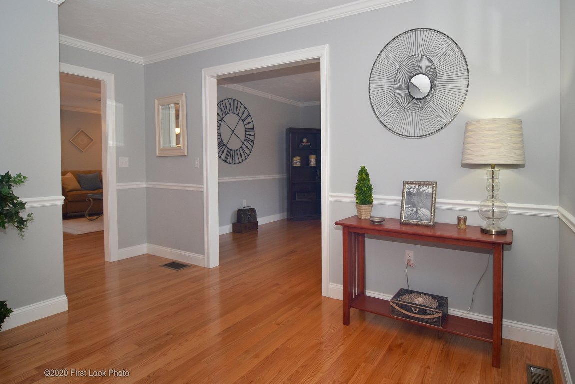 24 Lantern Road Lincoln, RI 02865 - Photo 3 of 40 Gallery Image 3