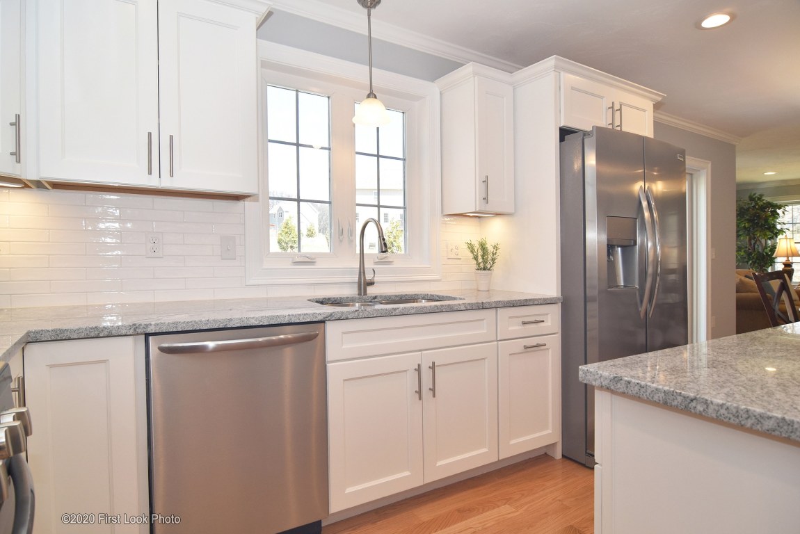 24 Lantern Road Lincoln, RI 02865 - Photo 6 of 40 Gallery Image 6