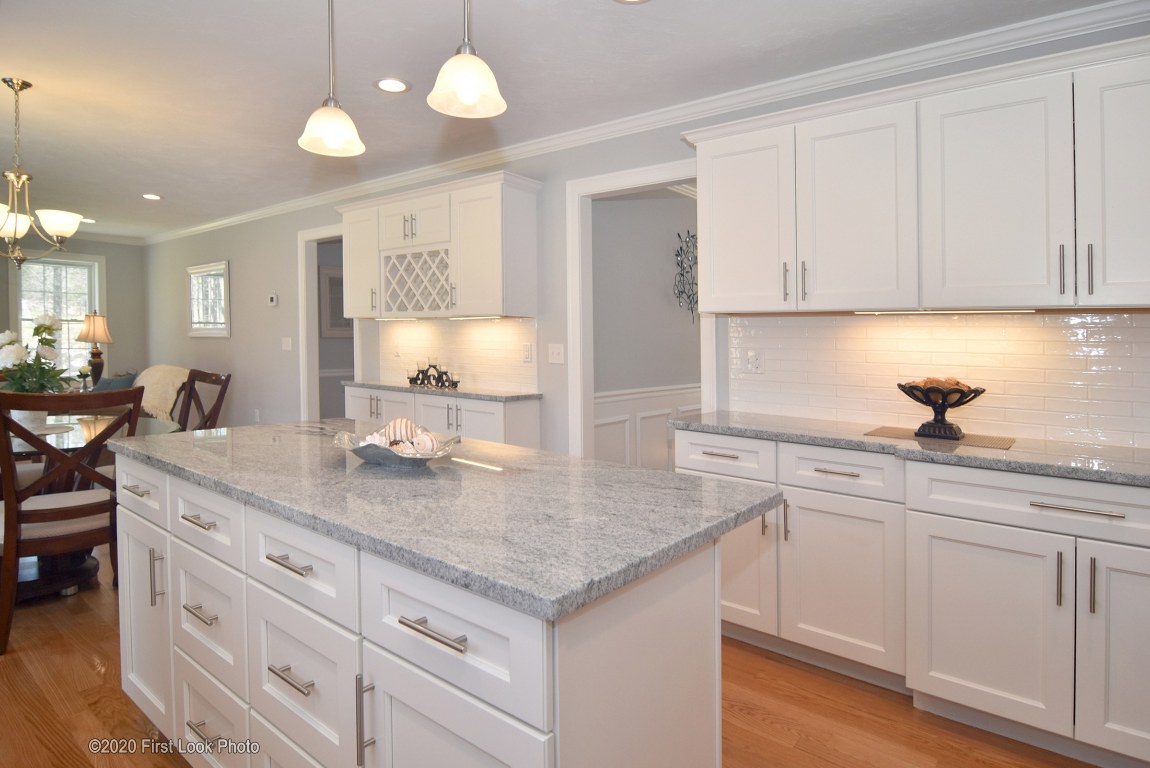 24 Lantern Road Lincoln, RI 02865 - Photo 9 of 40 Gallery Image 9