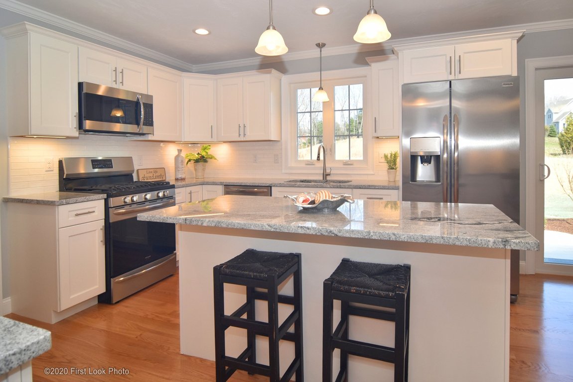 24 Lantern Road Lincoln, RI 02865 - Photo 10 of 40 Gallery Image 10