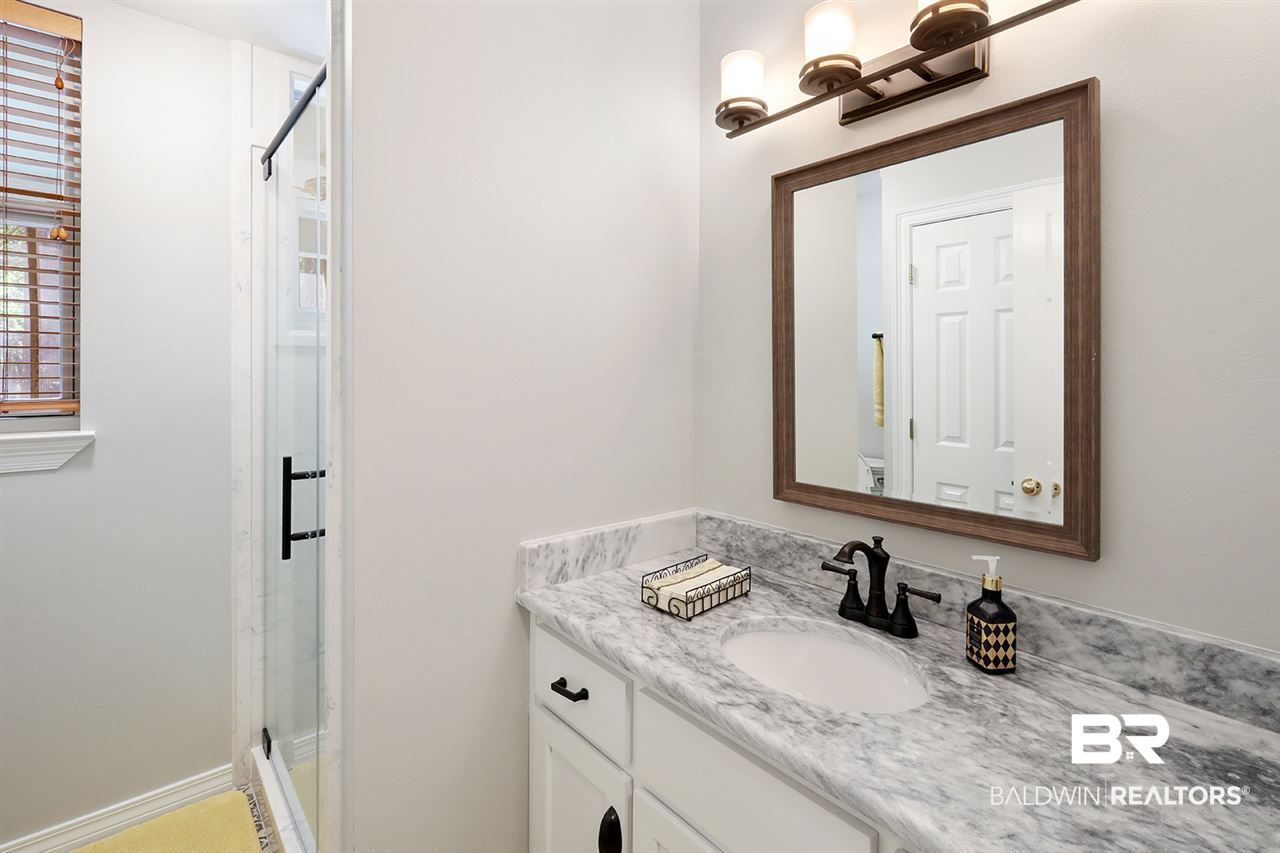 9721 Hildreth Drive Elberta, AL 36530 - Photo 12 of 30 Bathroom 2