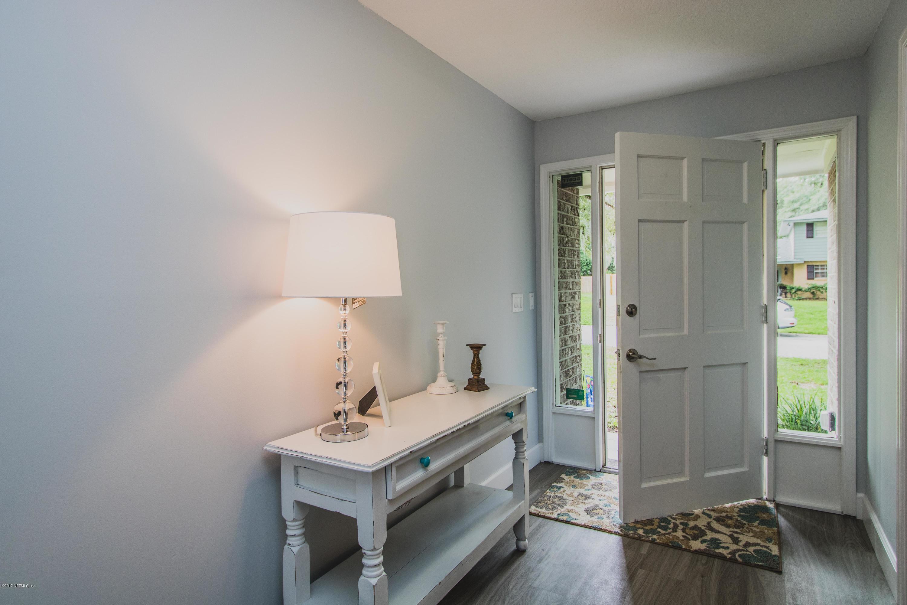 2582 Paces Ferry Road North Orange Park, FL 32073 - Photo 3 of 21 bFoyer
