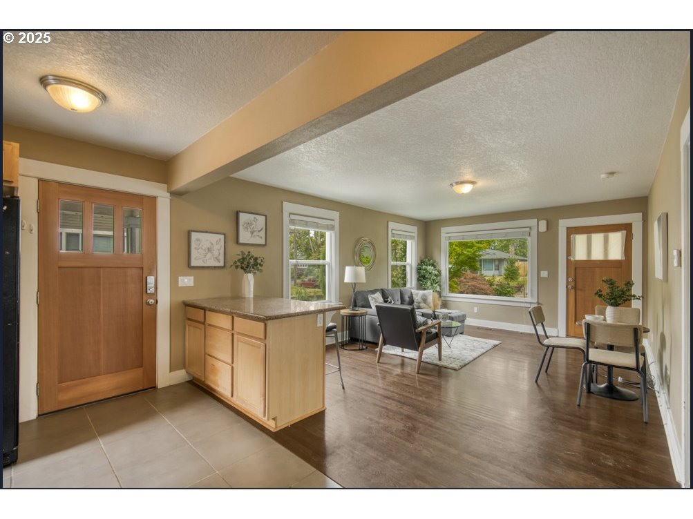3406 Northeast 79th Avenue Portland, OR 97213 - Photo 4 of 30 Kitchen/Nook