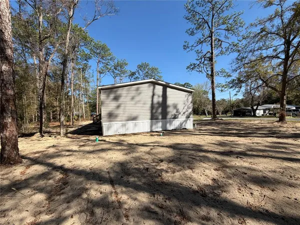 a view of a outdoor space with a house