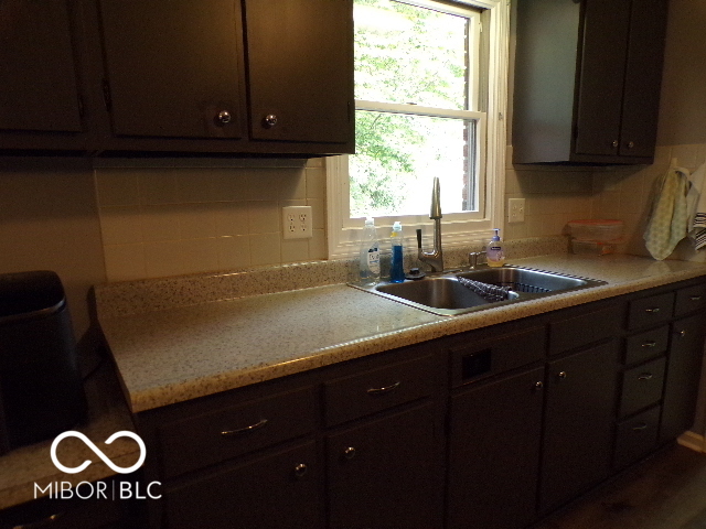 908 South Main Street Brownstown, IN 47220 - Photo 6 of 16