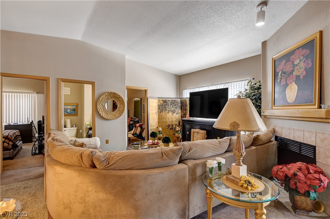 8725 West Flamingo Road, Unit 207 Las Vegas, NV 89147 - Photo 4 of 40 Gallery Image 4