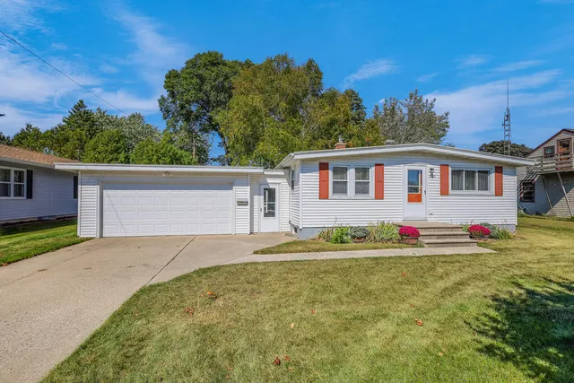 2322 38th Street, Two Rivers, WI 54241