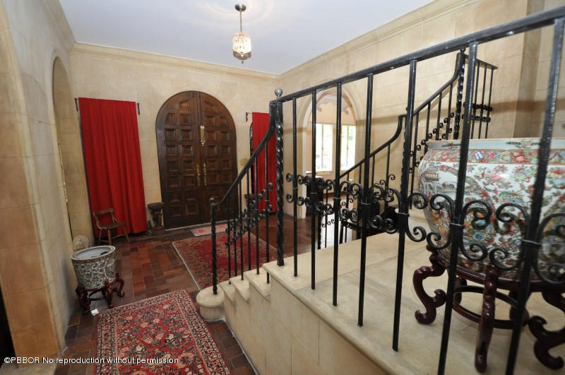 245 Valencia Road West Palm Beach, FL 33401 - Photo 4 of 19 a view of a interior of the house