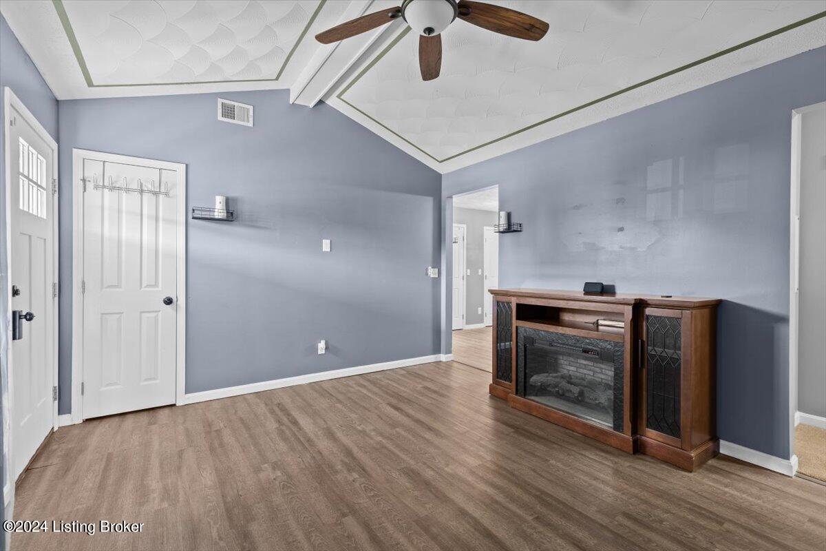 355 Madison Rae Boulevard Shepherdsville, KY 40165 - Photo 3 of 26 07-355 Madison Rae Blvd-7