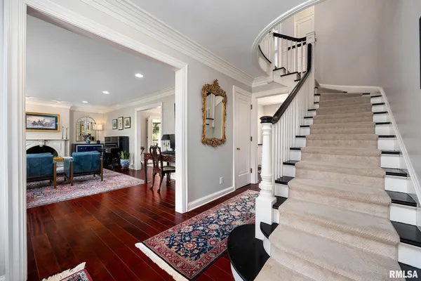 $849,500 | 4407 North Grandview Drive, Peoria Heights, IL 61616