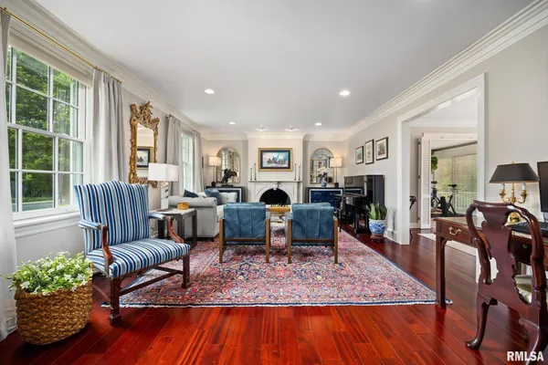 $849,500 | 4407 North Grandview Drive, Peoria Heights, IL 61616