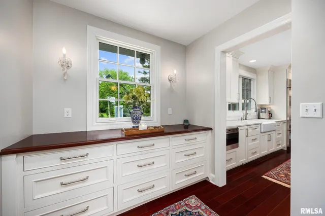 $895,000 | 4407 North Grandview Drive, Peoria Heights, IL 61616