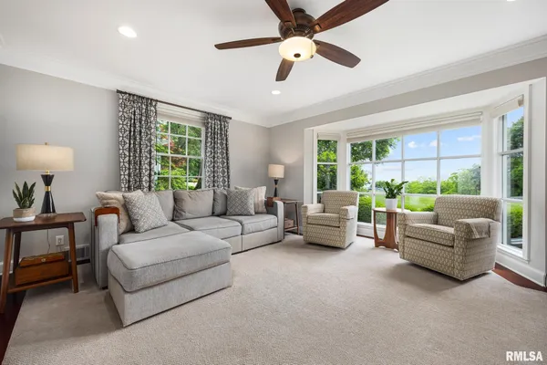 $849,500 | 4407 North Grandview Drive, Peoria Heights, IL 61616