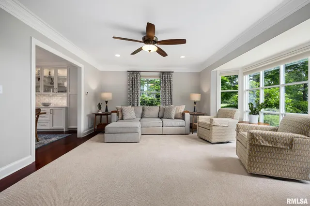 $895,000 | 4407 North Grandview Drive, Peoria Heights, IL 61616