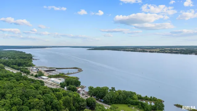 $895,000 | 4407 North Grandview Drive, Peoria Heights, IL 61616