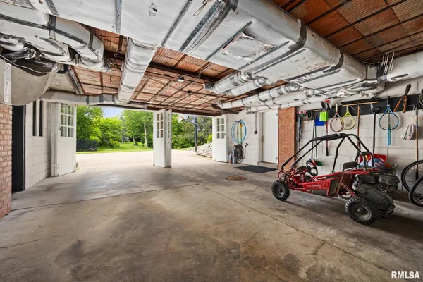 $849,500 | 4407 North Grandview Drive, Peoria Heights, IL 61616