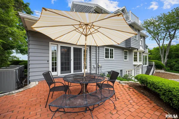 $849,500 | 4407 North Grandview Drive, Peoria Heights, IL 61616