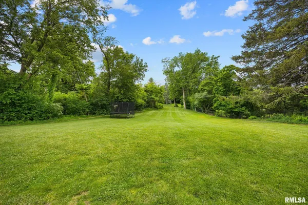 $849,500 | 4407 North Grandview Drive, Peoria Heights, IL 61616
