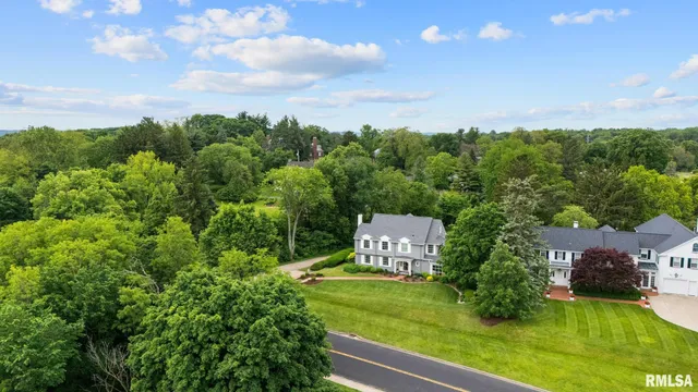 $895,000 | 4407 North Grandview Drive, Peoria Heights, IL 61616