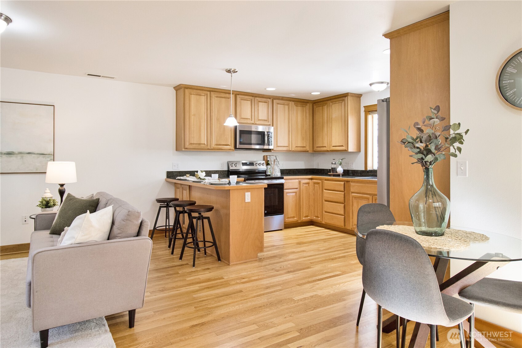 8515 Stone Avenue North, Unit A Seattle, WA 98103 - Photo 7 of 27