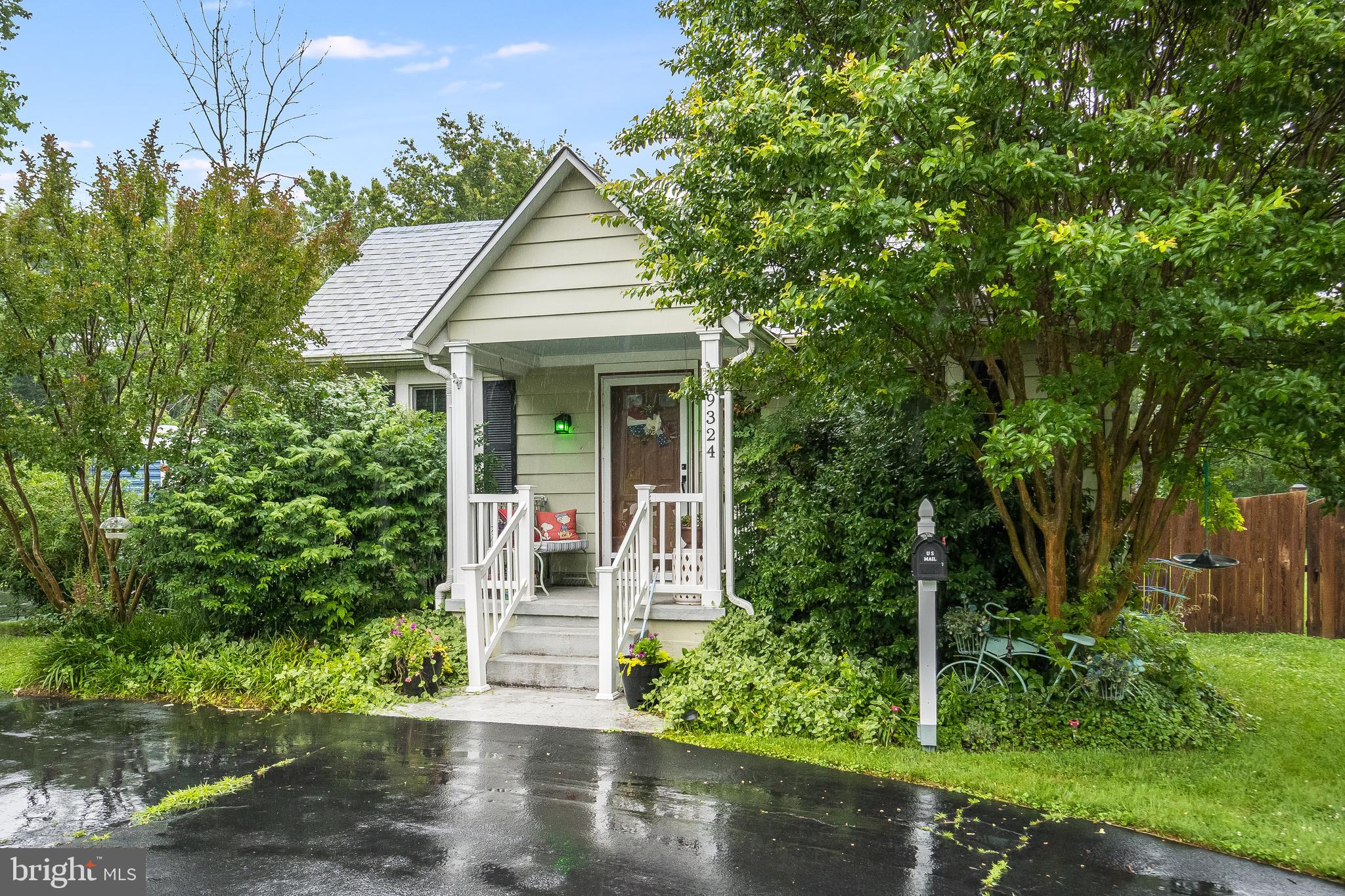 9324 Burke Road Burke, VA 22015 - Photo 3 of 32 Gallery Image 3