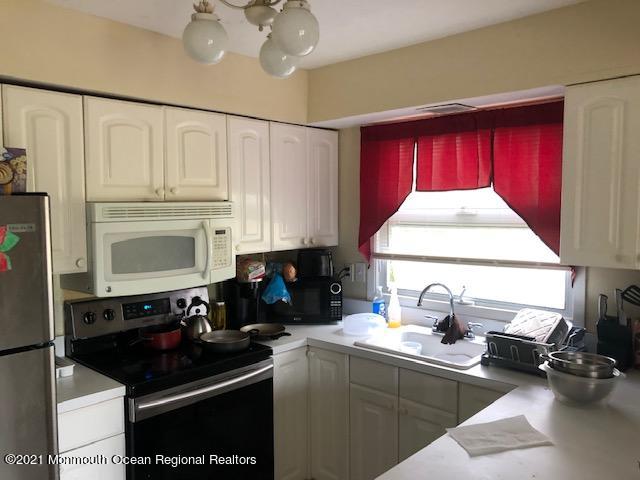 14 Woodpecker Road Howell, NJ 07731 - Photo 6 of 13 IMG_1488