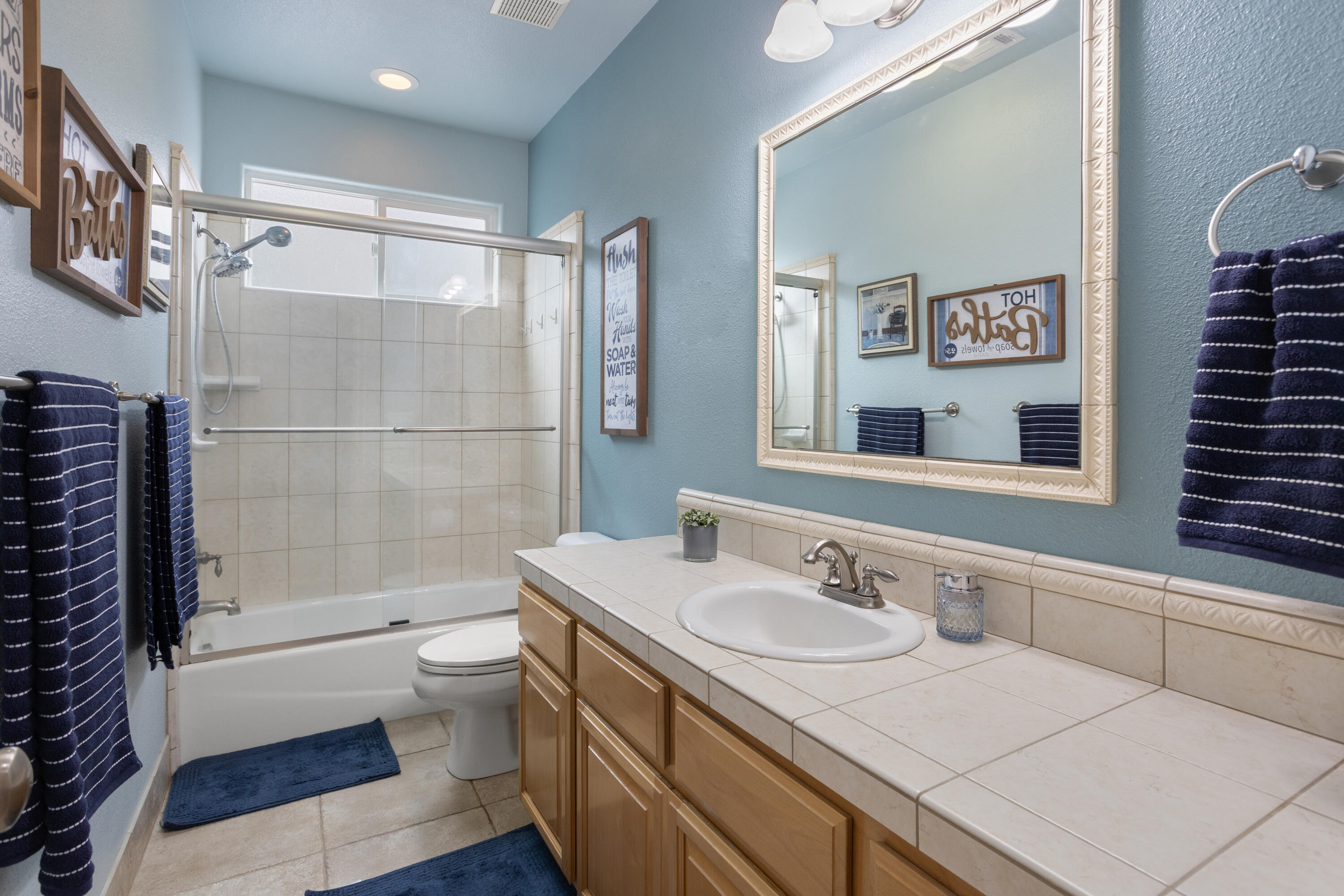 2182 Cadjew Street Redding, CA 96003 - Photo 16 of 22 Interior15