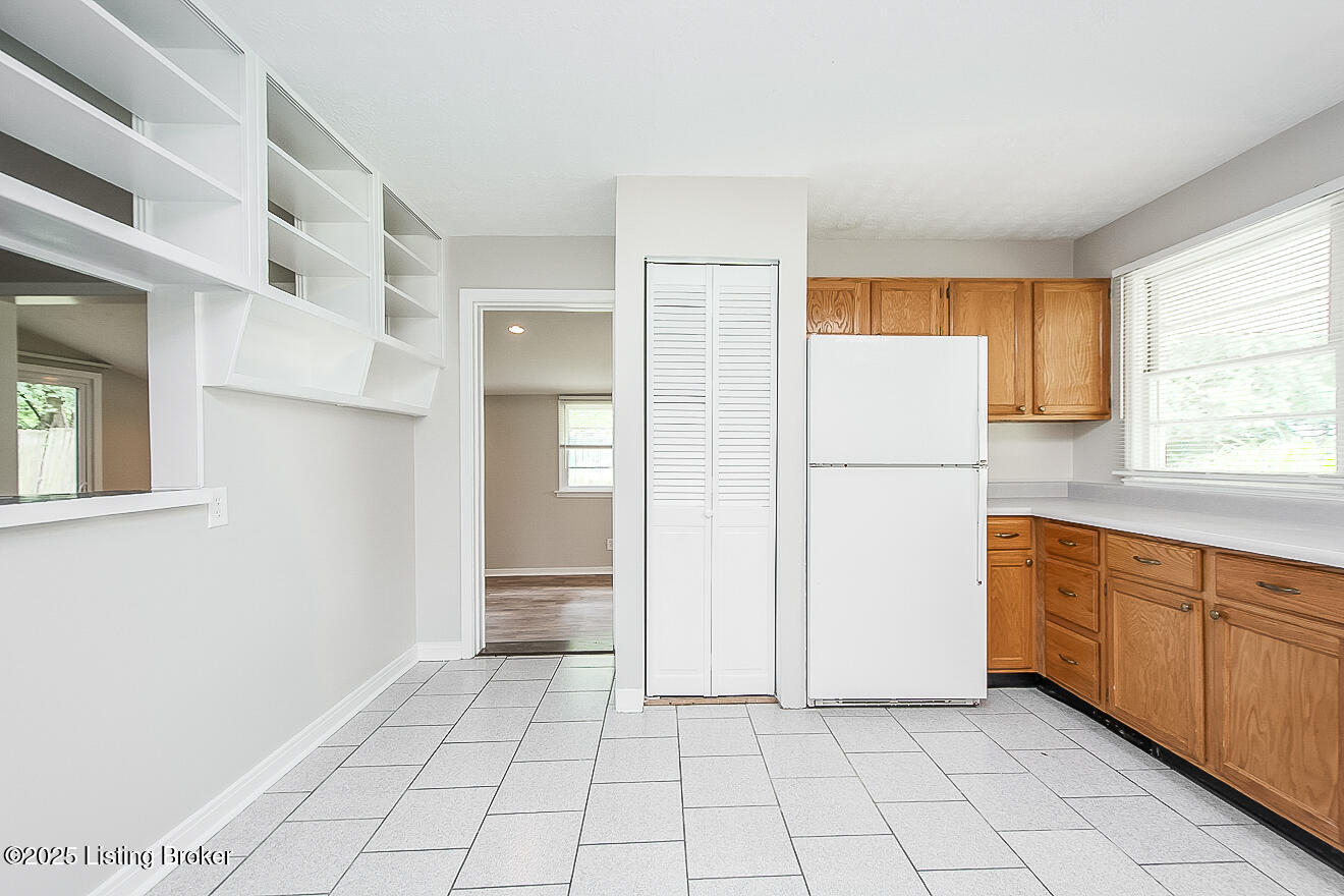 3111 Radiance Road Louisville, KY 40220 - Photo 14 of 37 Kitchen