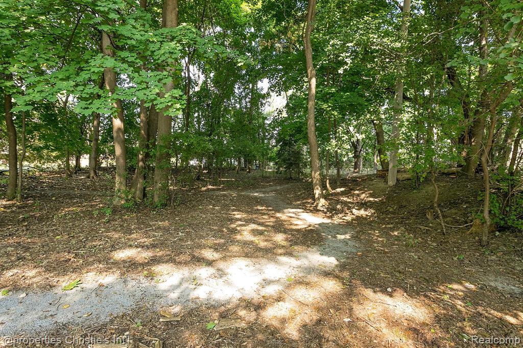 70 Devon Road Bloomfield Hills, MI 48302 - Photo 37 of 42
